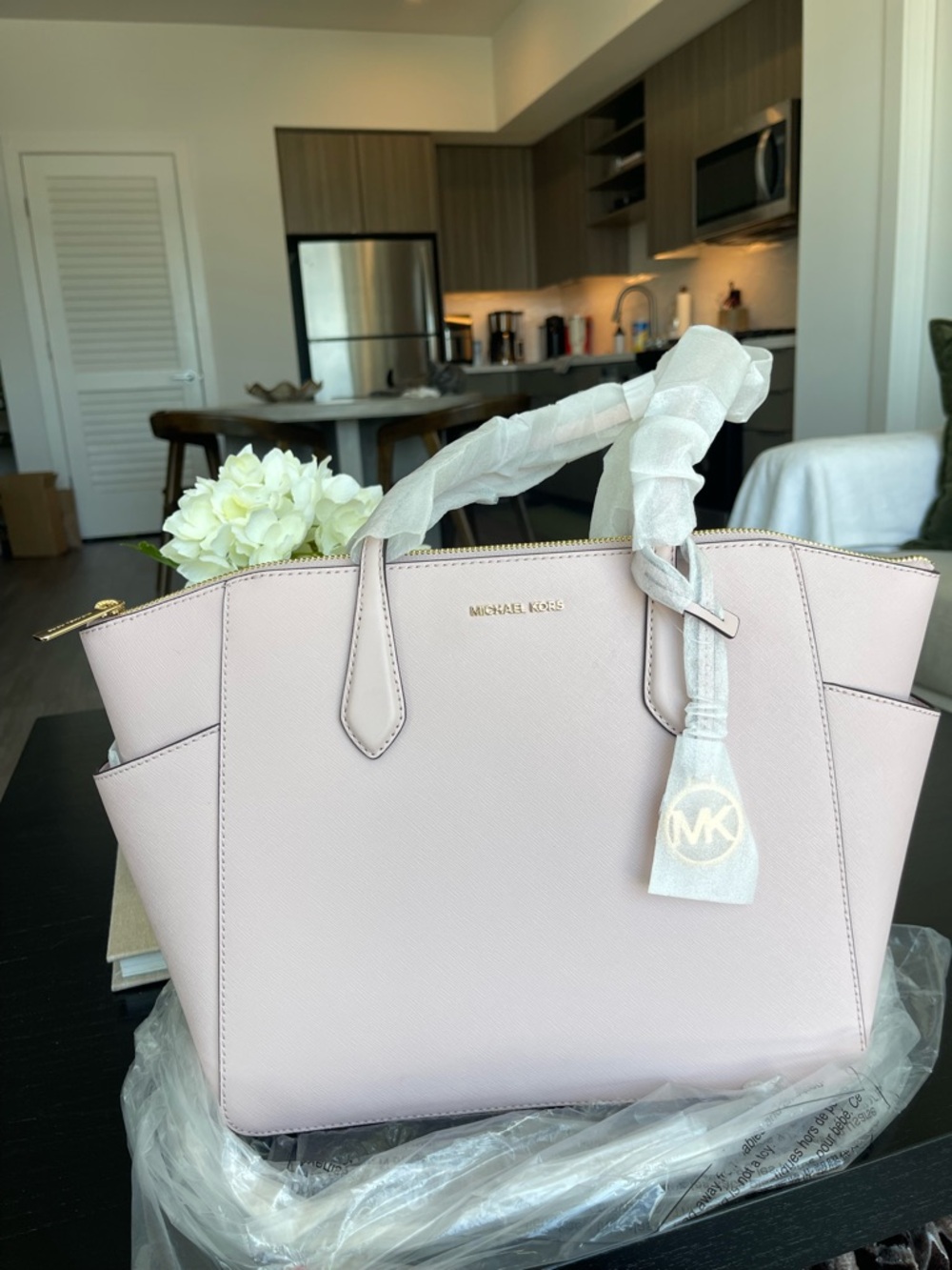 MICHAEL KORS Marilyn Medium Saffiano Leather Tote Bag - Picture 4 of 13